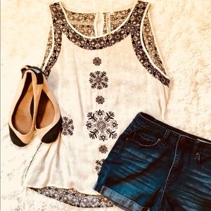 EUC Andree by Unit Sleeveless Top. Size Large.